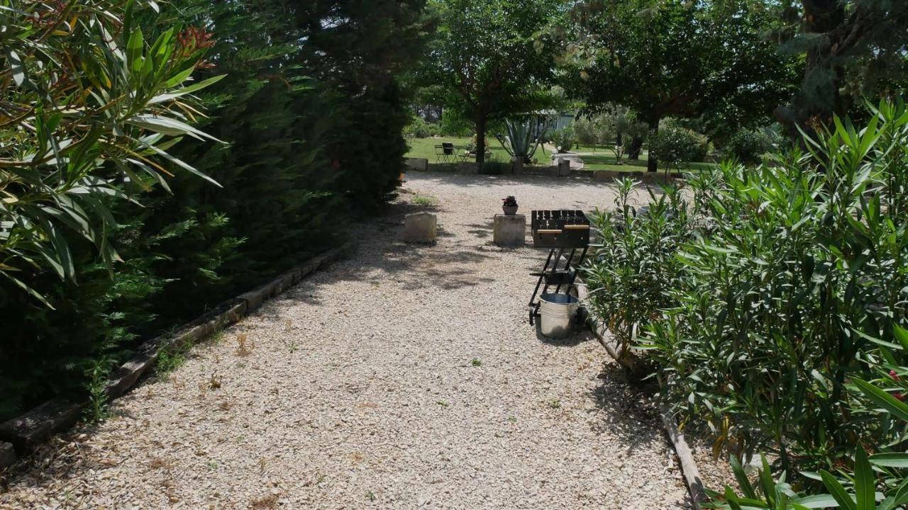 Апартаменти Mas Maurane - Les Lavandes Aux Portes D'Arles Тараскон Екстер'єр фото
